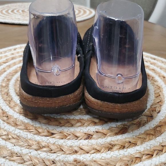 Earth Origins  Ellery Women’s Black slip on Suede sandal clog, Size 7 - Picture 5 of 8